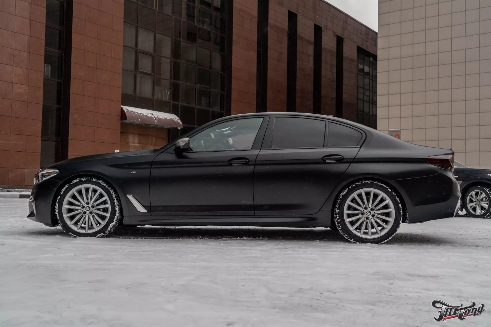 BMW 5. Оклейка в матовый полиуретан
